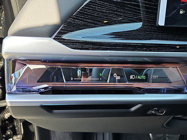 New 2025 BMW 750e xDrive image 26