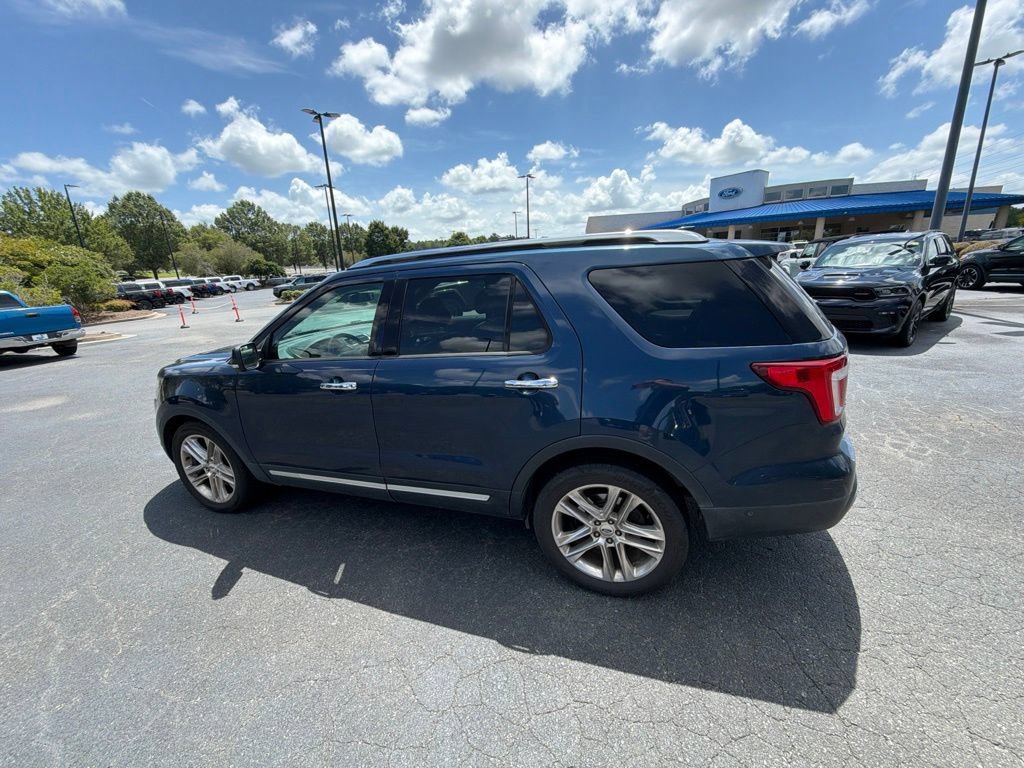 Used 2017 Ford Explorer Limited w/ Equipment Group 301A FWD image 6
