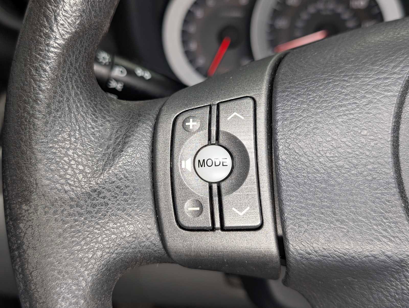 Used 2012 Toyota RAV4 4WD w/ Upgrade Value Pkg image 32