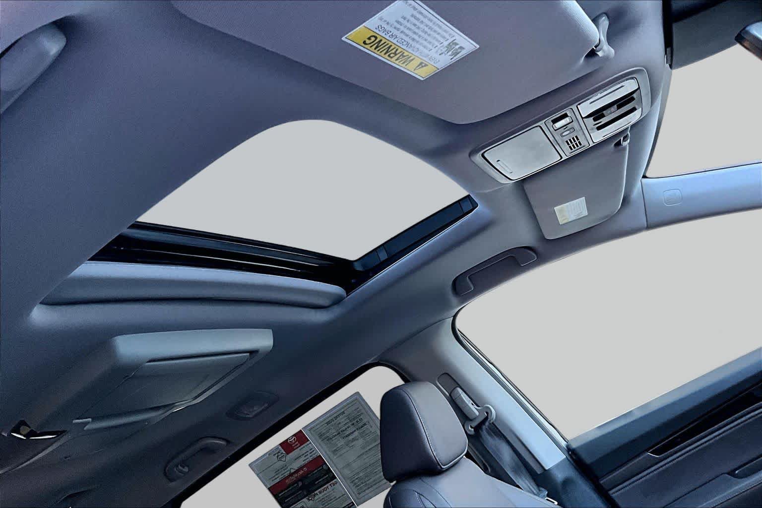 Used 2022 Honda Odyssey Touring image 13