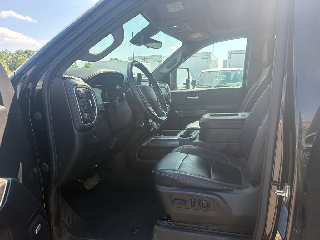 Certified 2022 Chevrolet Silverado 3500 LTZ w/ LTZ Convenience Package AWD/4WD image 31