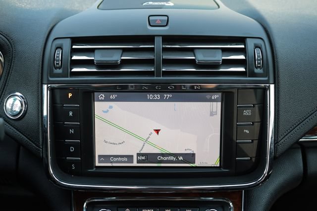 Used 2020 Lincoln Continental AWD w/ Premium Package image 28