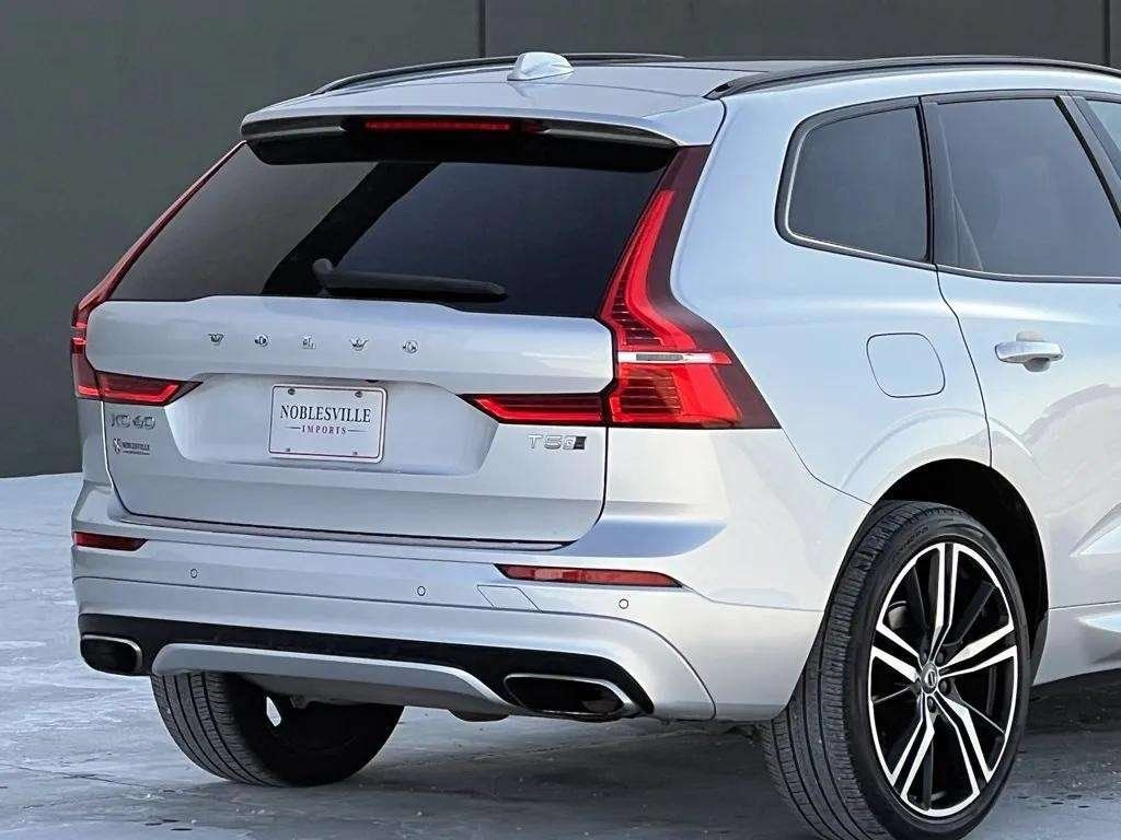 Used 2020 Volvo XC60 T5 R-Design w/ Protection Package Premier AWD/4WD image 9