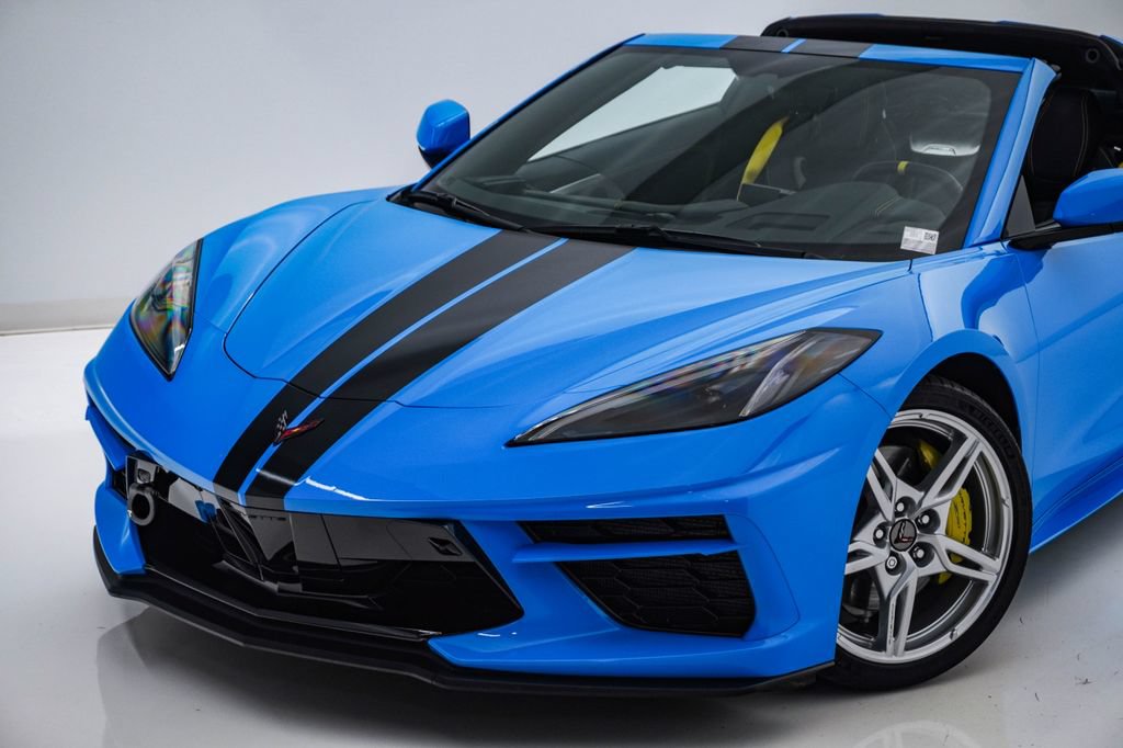 Used 2021 Chevrolet Corvette Stingray Premium Cpe w/ Z51 Performance Package RWD image 4