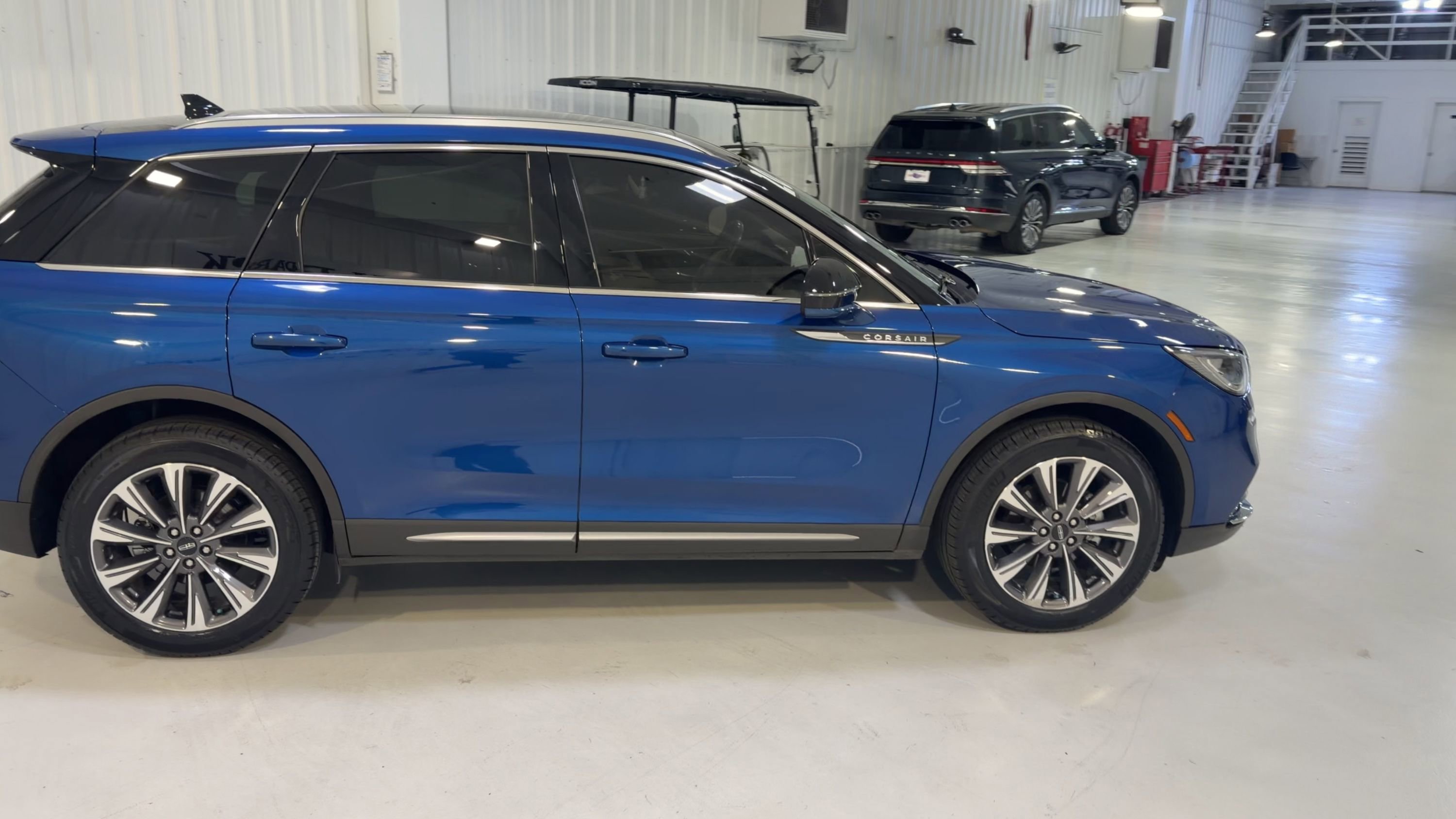 Used 2020 Lincoln Corsair Reserve w/ Elements Package FWD image 2