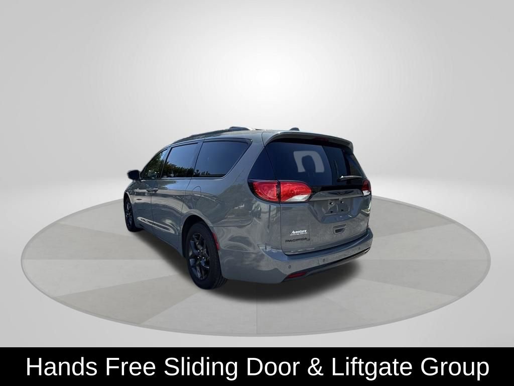 Used 2020 Chrysler Pacifica Touring-L Plus image 5