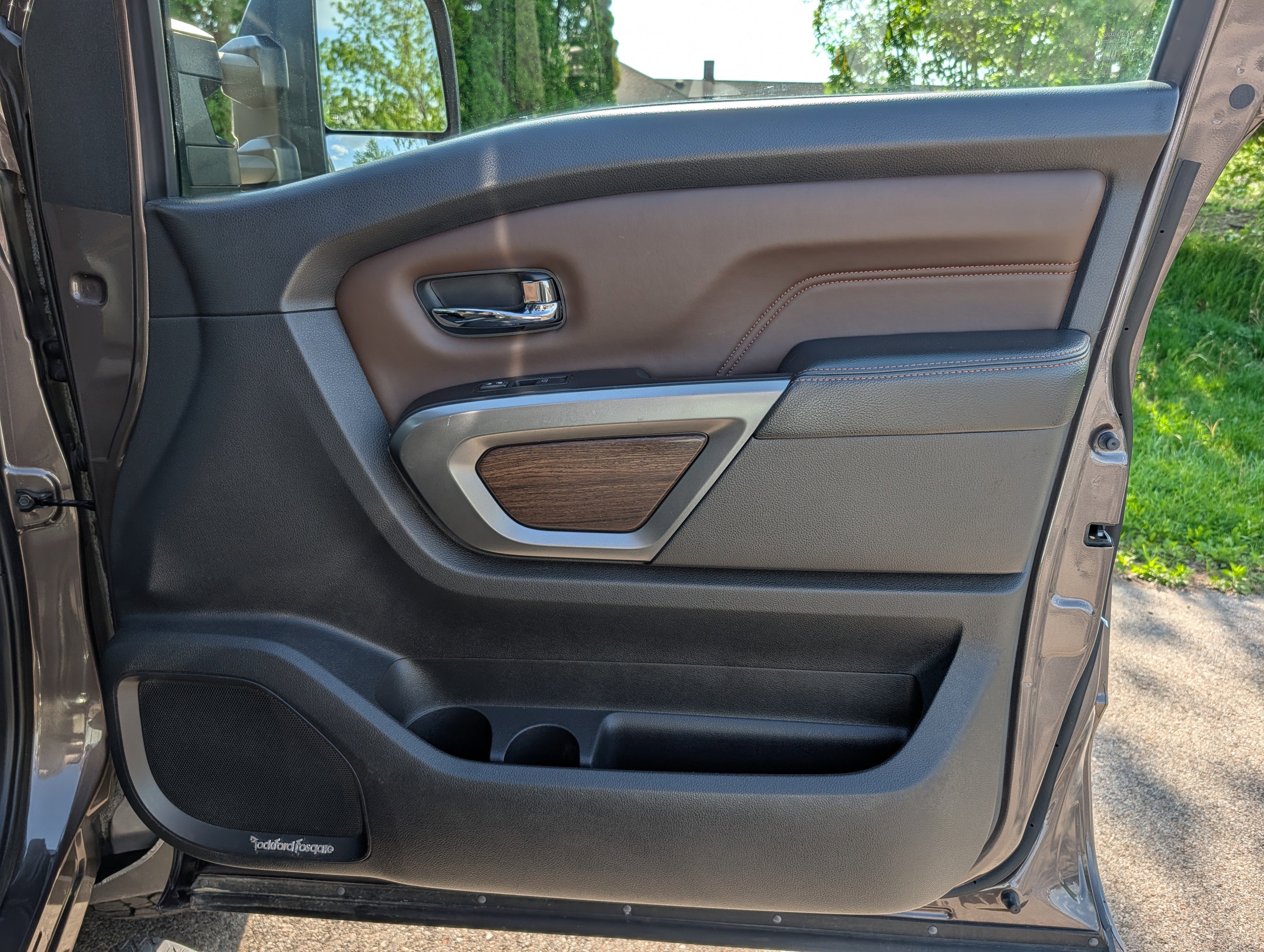 Used 2016 Nissan Titan Platinum Reserve AWD/4WD image 33