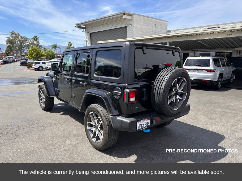 Used 2024 Jeep Wrangler Unlimited w/ LED Headlamp & Fog Lamp Group image 3