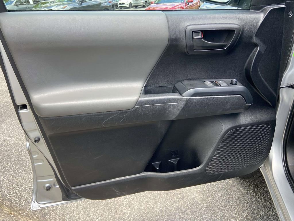 Used 2022 Toyota Tacoma SR RWD image 12