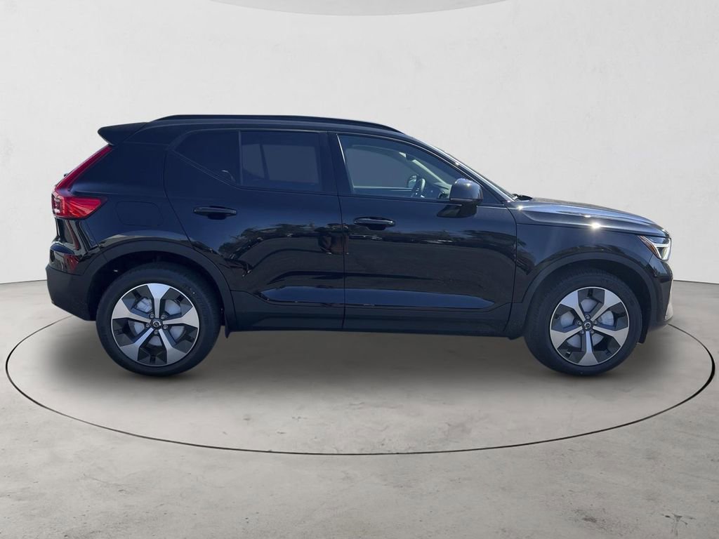 New 2026 Volvo XC40 B5 Plus w/ Climate Package AWD/4WD image 6