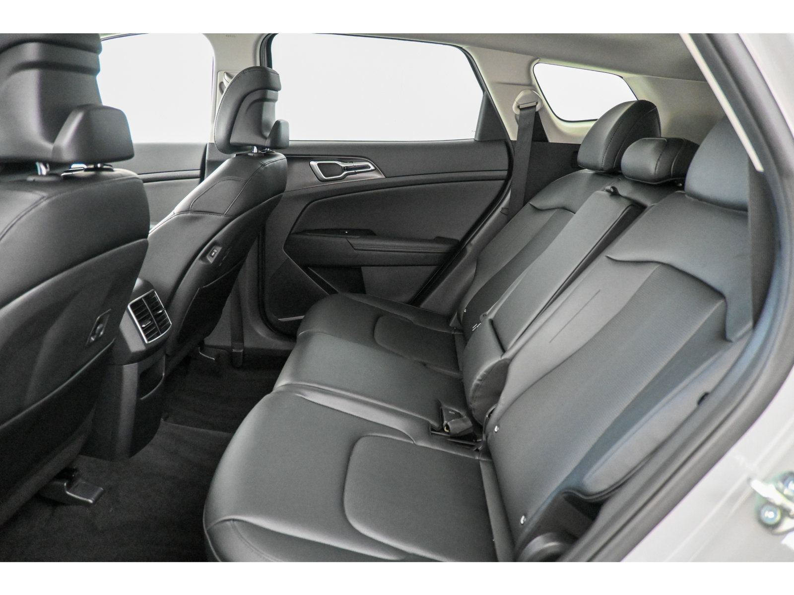 Used 2026 Kia Sportage EX w/ EX Panorama Roof Package FWD image 14