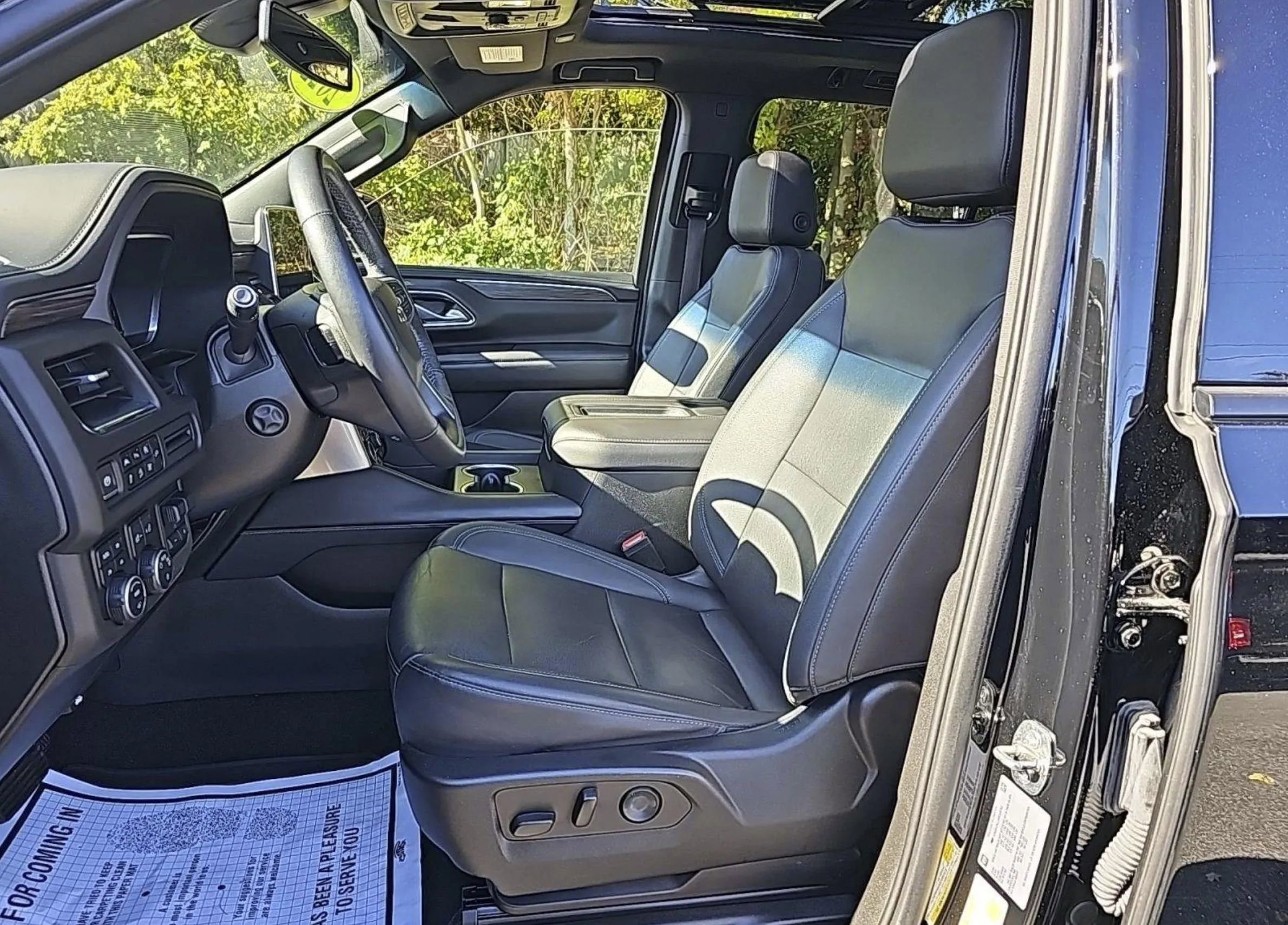 Used 2022 Chevrolet Suburban Z71 w/ Z71 Off-Road Package image 4