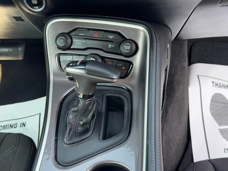 Used 2022 Dodge Challenger SXT RWD image 18