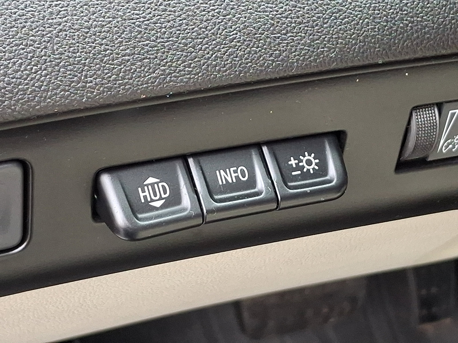 Certified 2024 Buick Enclave Avenir w/ Avenir Technology Package image 31