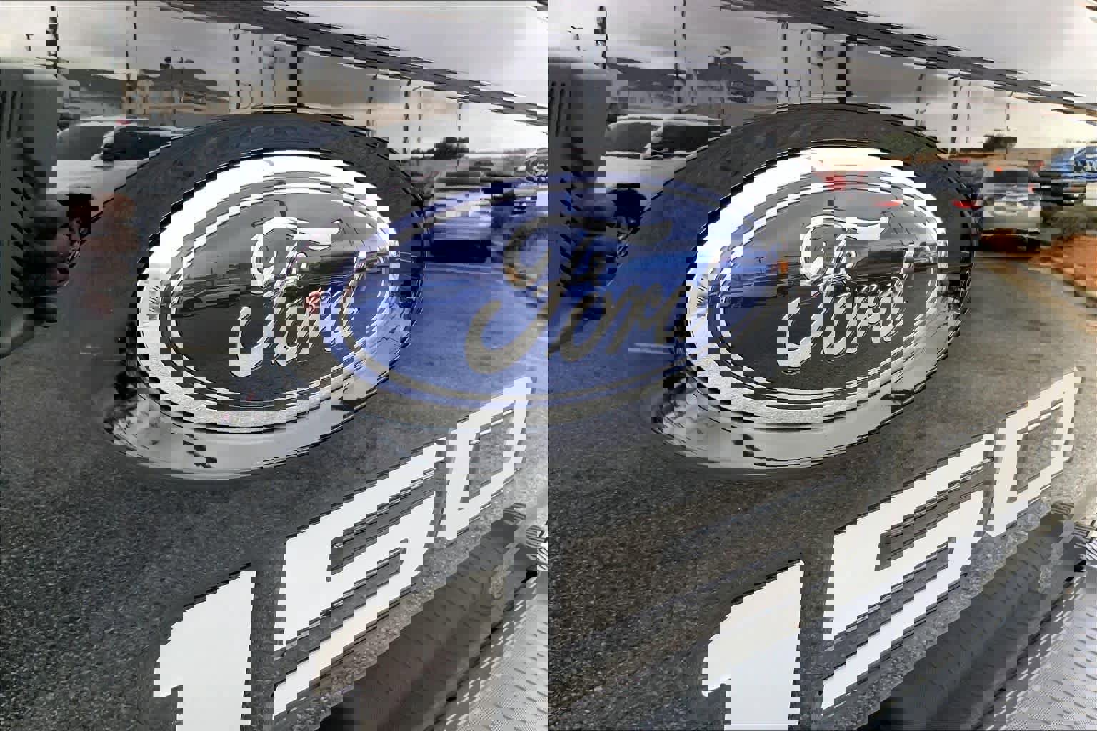 Used 2023 Ford F150 Lariat w/ Trailer Tow Package image 29