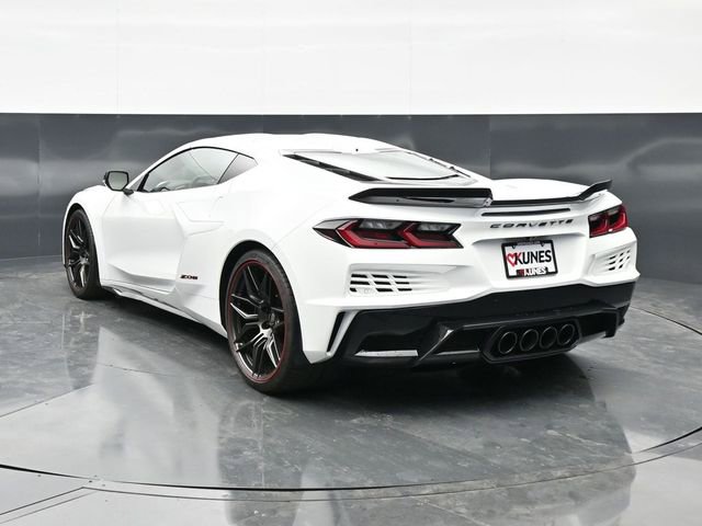 Used 2024 Chevrolet Corvette Z06 w/ Stealth Interior Trim Package RWD image 5