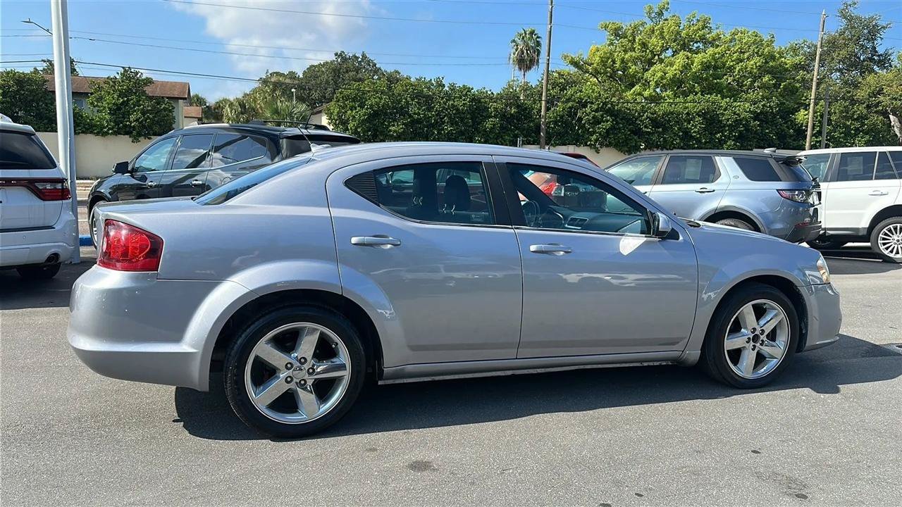 Used 2013 Dodge Avenger SXT FWD image 8