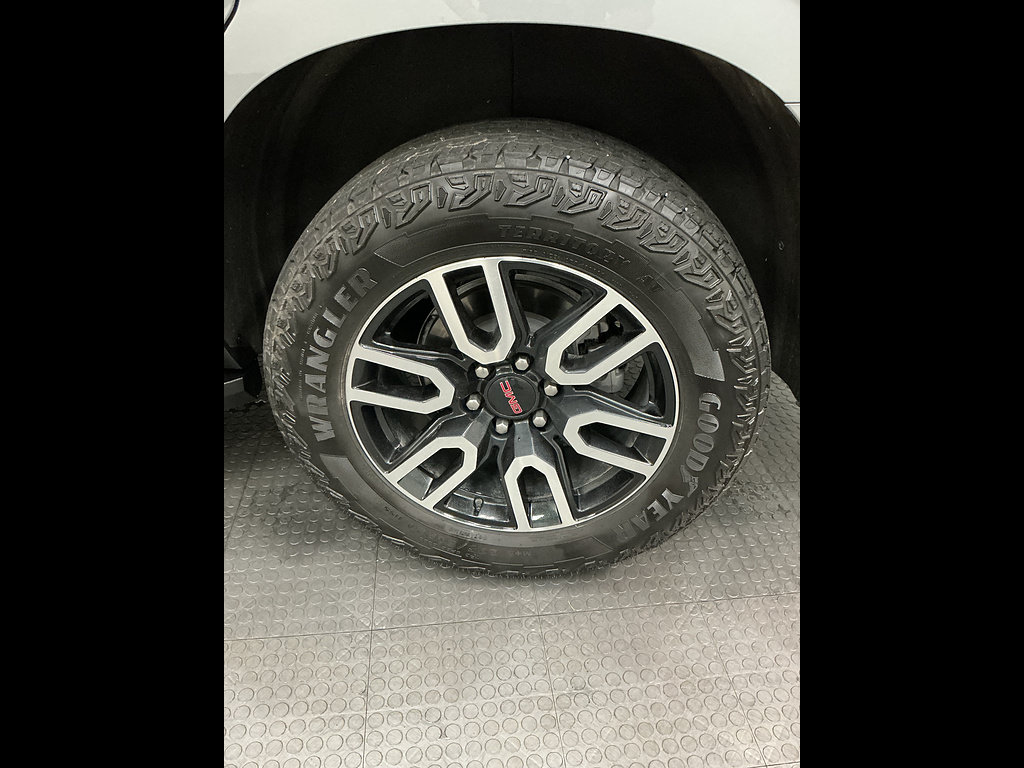 Used 2024 GMC Yukon AT4 AWD/4WD image 39