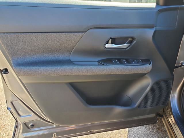 New 2026 Nissan Kicks SV w/ SV Premium Package image 18