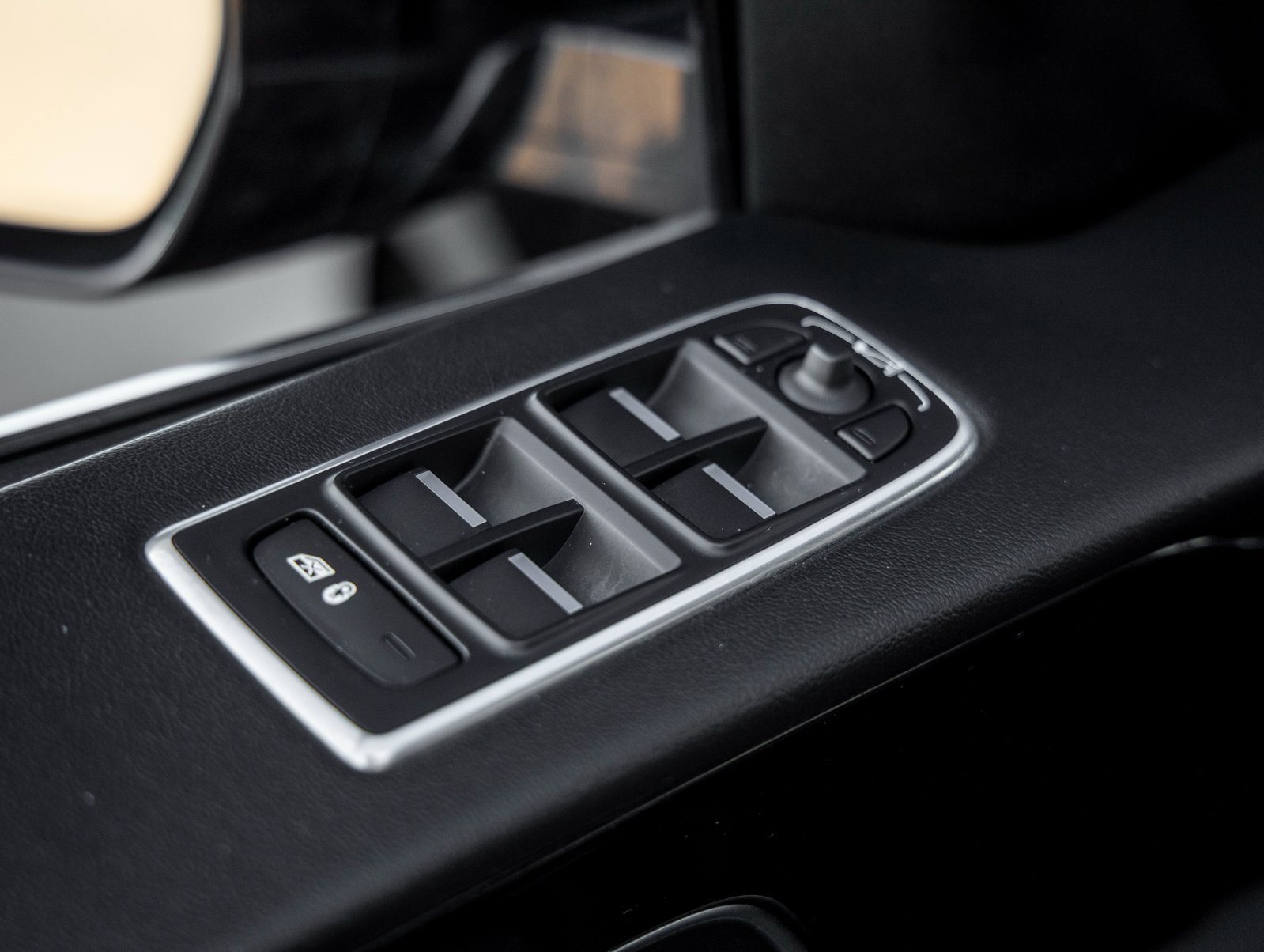 Used 2019 Jaguar F-PACE Prestige image 17