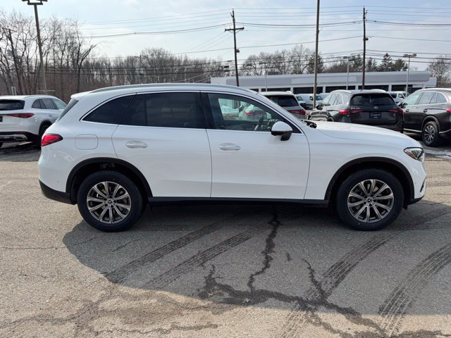 Used 2026 Mercedes-Benz GLC 300 4MATIC image 2