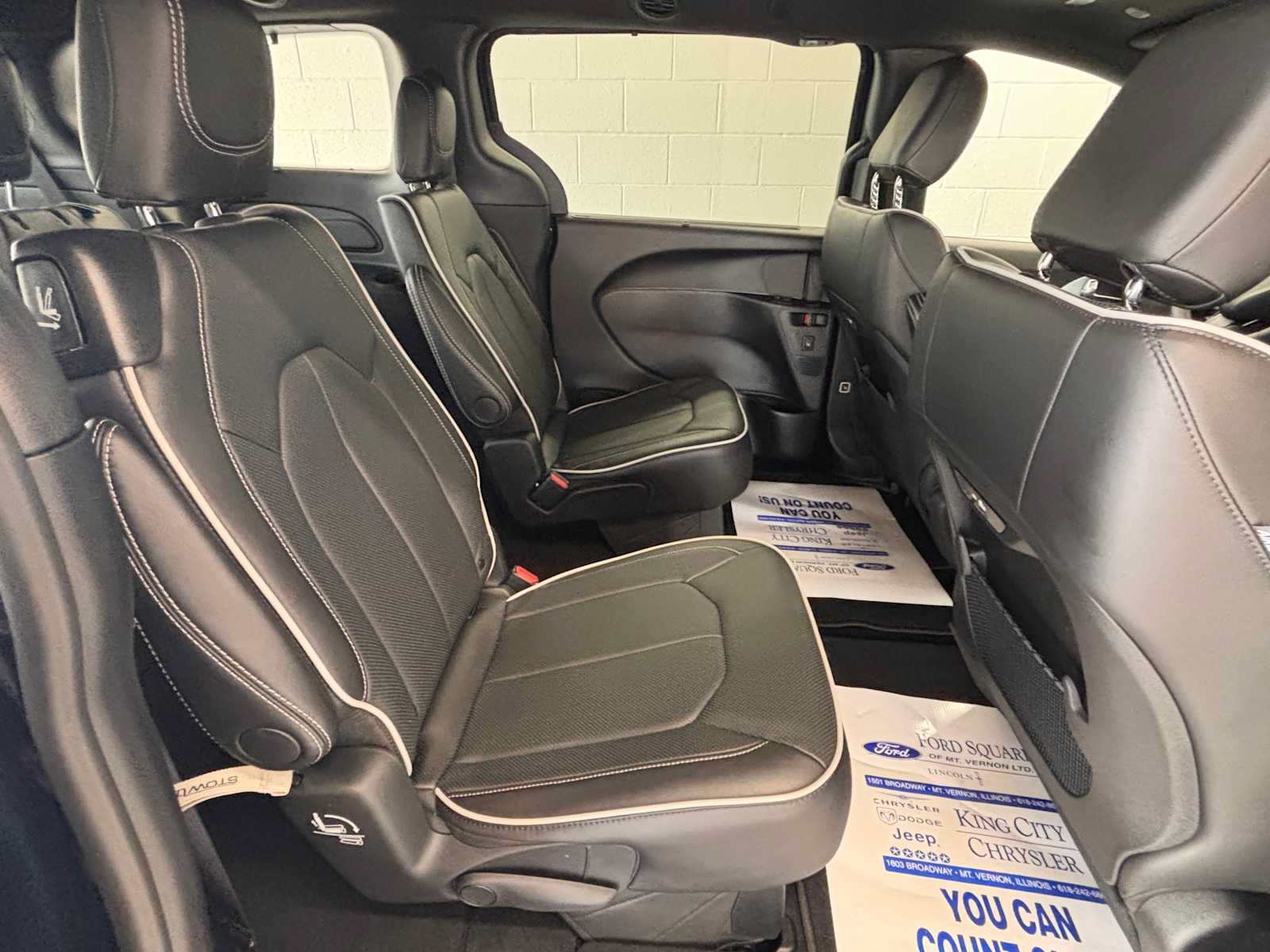Certified 2025 Chrysler Pacifica Limited AWD/4WD image 15