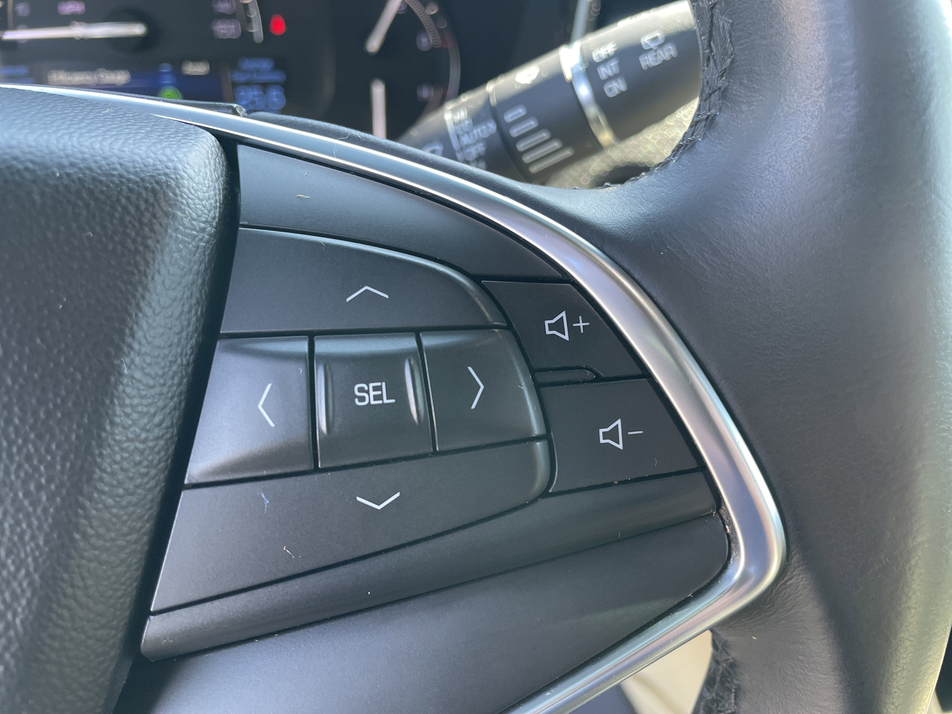 Used 2018 Cadillac XT5 FWD image 14
