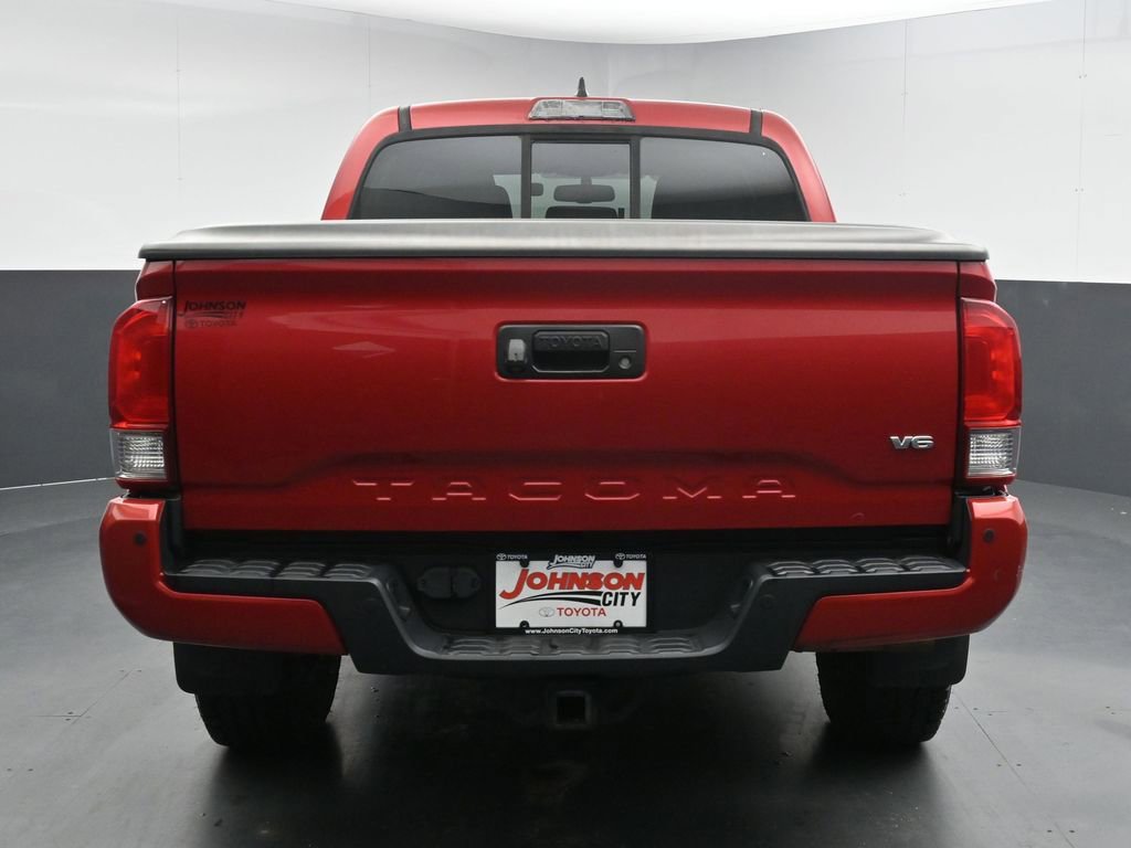 Used 2016 Toyota Tacoma TRD Off-Road w/ Premium & Technology Package image 8