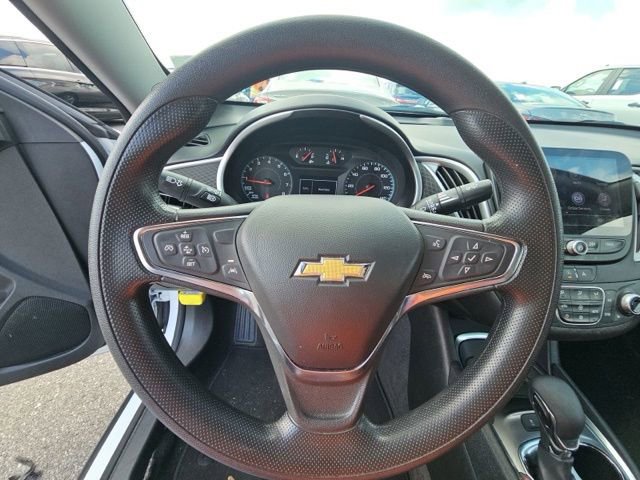 Used 2025 Chevrolet Malibu LT FWD image 14