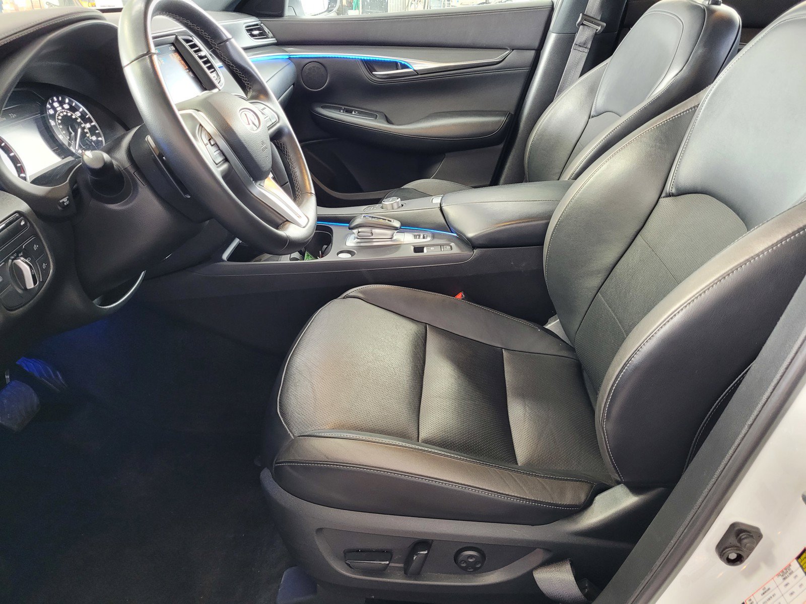 Used 2024 INFINITI QX55 Luxe w/ Cargo Package AWD/4WD image 18