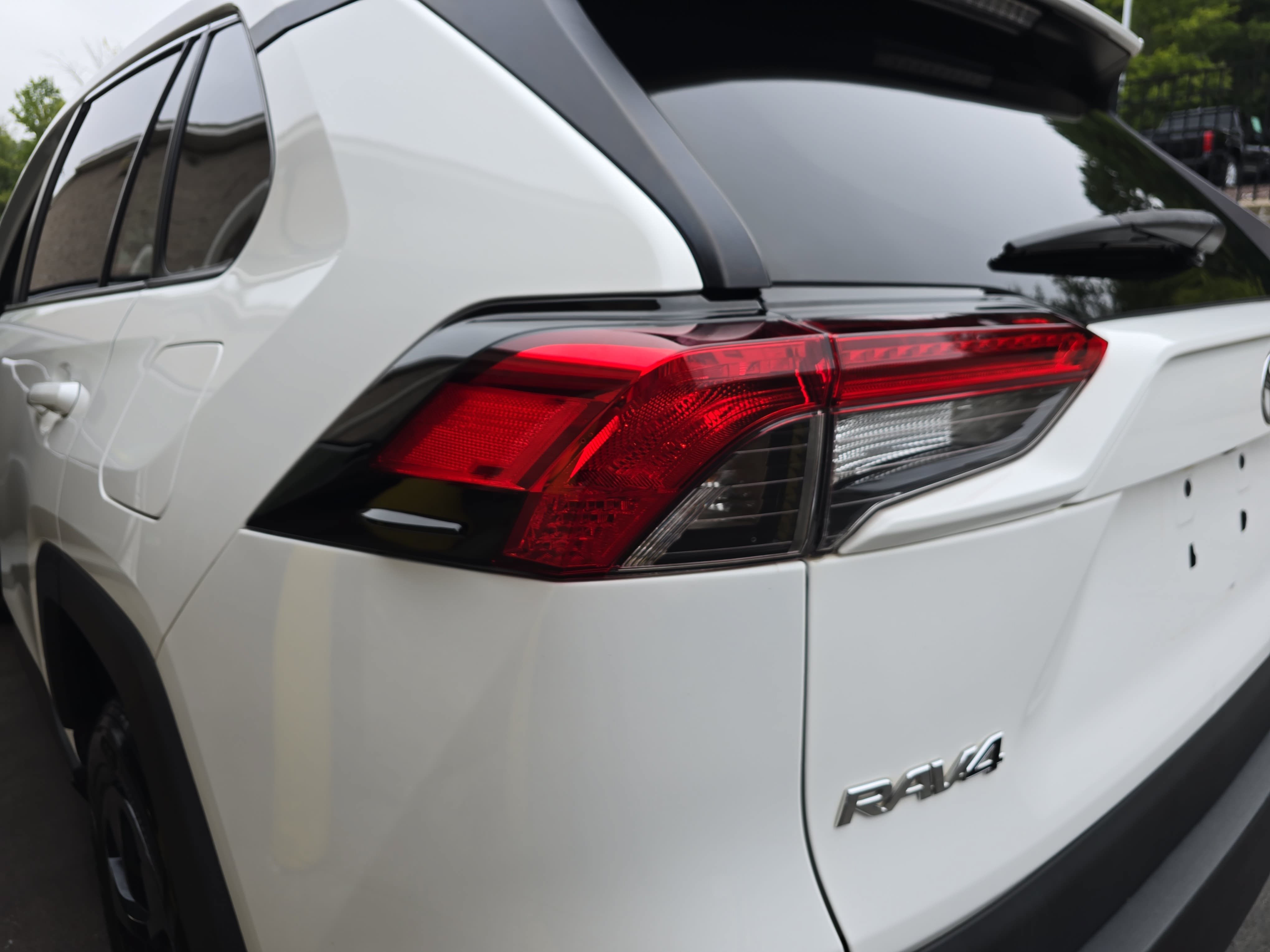 Used 2020 Toyota RAV4 LE FWD image 33