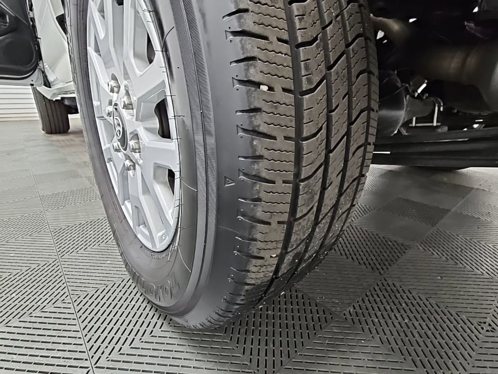 Used 2024 Toyota Tacoma SR image 42