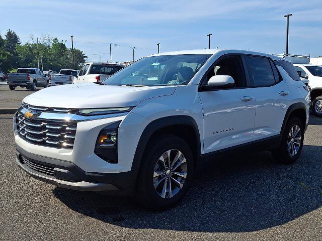 New 2026 Chevrolet Equinox LT w/ Convenience Package II AWD/4WD image 2