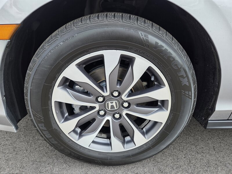 Used 2021 Honda Odyssey EX-L image 9