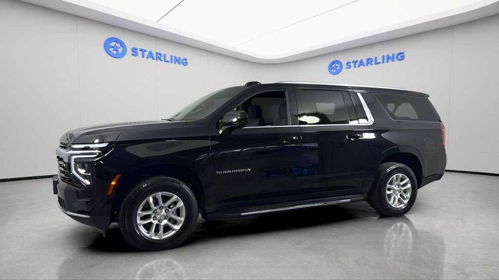 Used 2025 Chevrolet Suburban LS image 3