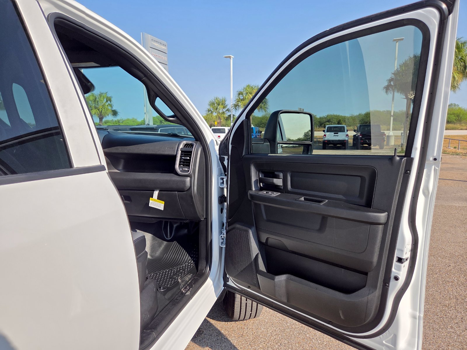 New 2026 RAM 3500 Tradesman w/ Chrome Appearance Group A AWD/4WD image 22