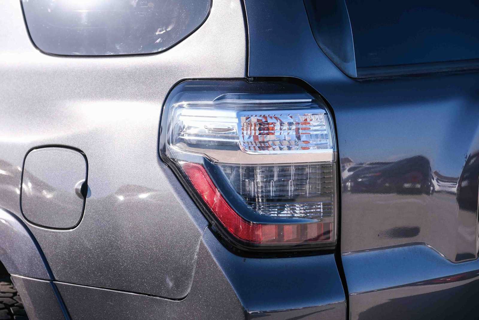 Used 2017 Toyota 4Runner SR5 AWD/4WD image 7