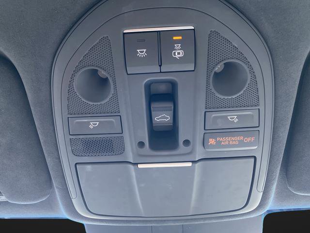 Used 2023 Genesis G70 3.3T w/ Sport Prestige Package image 30