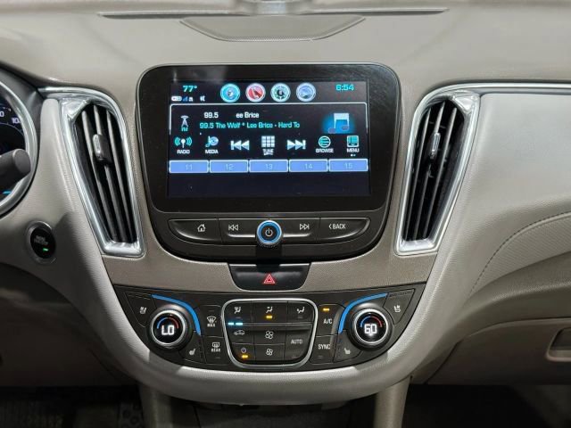 Used 2018 Chevrolet Malibu Premier w/ Premier Sun and Wheel Package FWD image 20