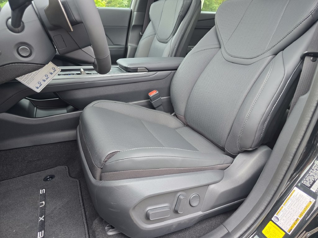 New 2026 Lexus ES 350h AWD w/ Convenience Package image 6