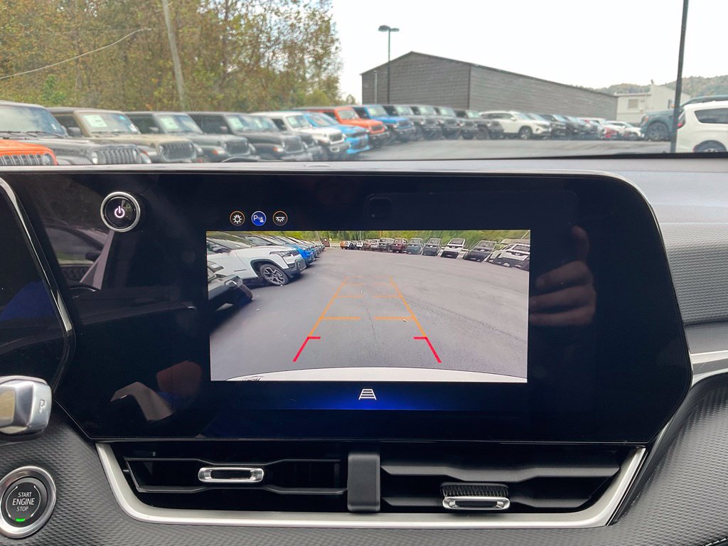 Used 2026 Chevrolet Equinox LT AWD/4WD image 18