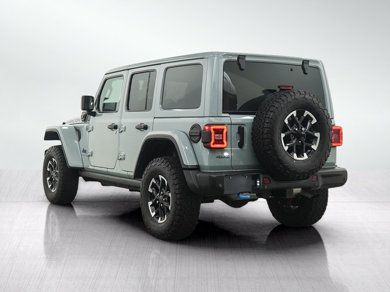 Used 2024 Jeep Wrangler Unlimited Rubicon 4xe AWD/4WD image 3