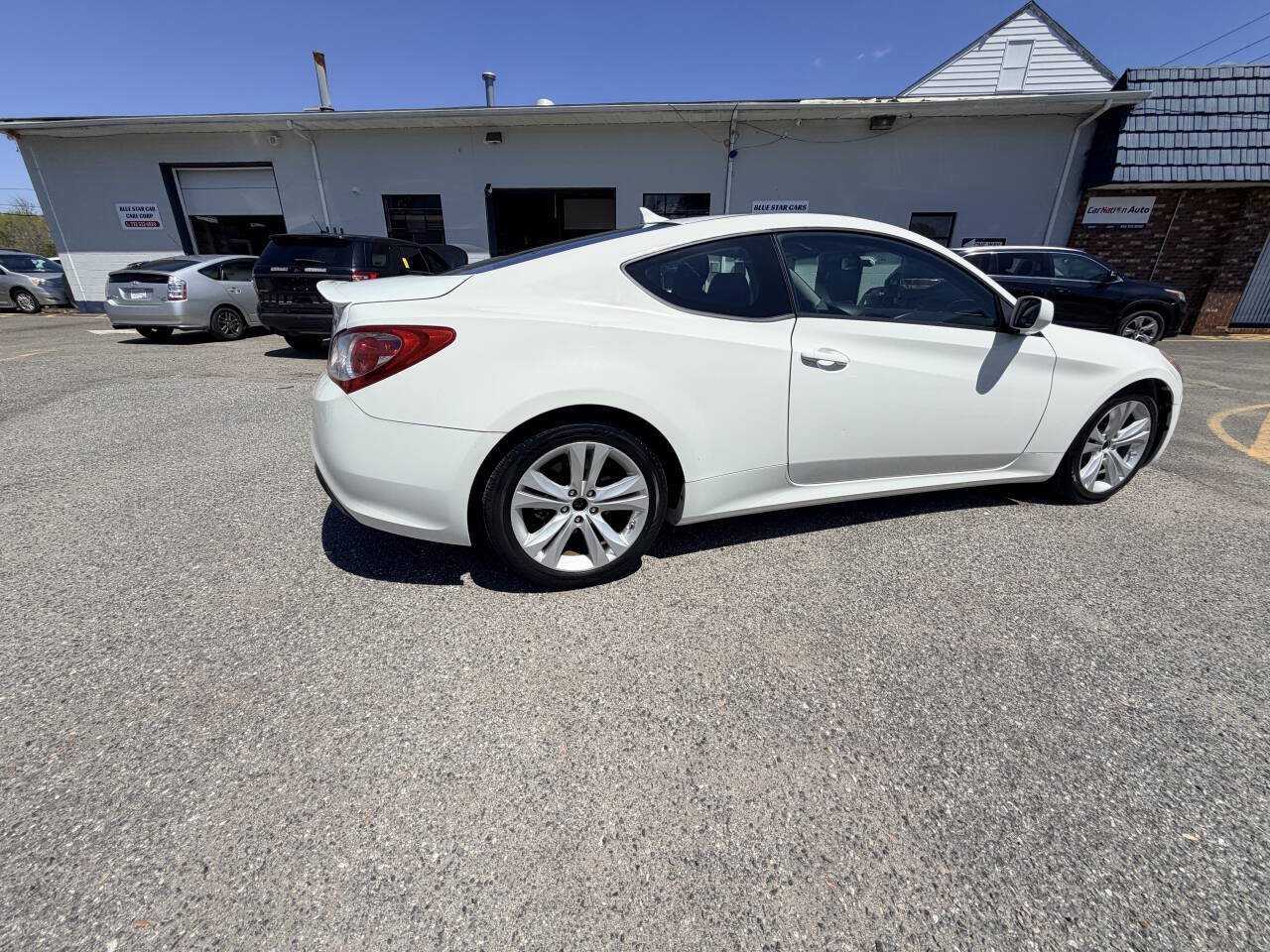 Used 2010 Hyundai Genesis 2.0T RWD image 11