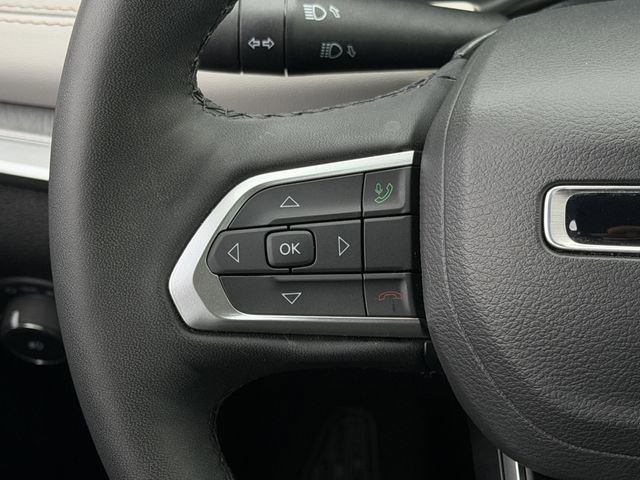 Used 2025 Jeep Compass Limited AWD/4WD image 14