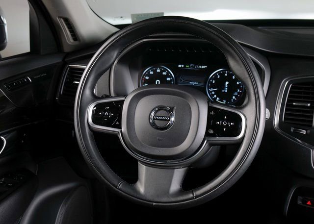 Used 2019 Volvo XC90 T5 Momentum w/ Multimedia Package image 14