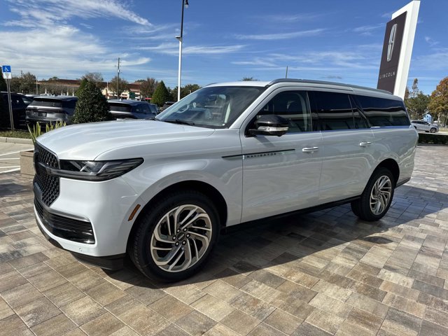 New 2025 Lincoln Navigator L Reserve AWD/4WD image 5