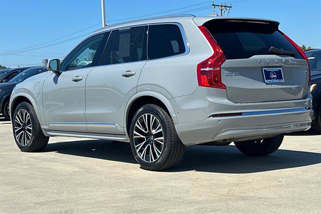 Certified 2025 Volvo XC90 T8 Plus w/ Protection Package Premier AWD/4WD image 5