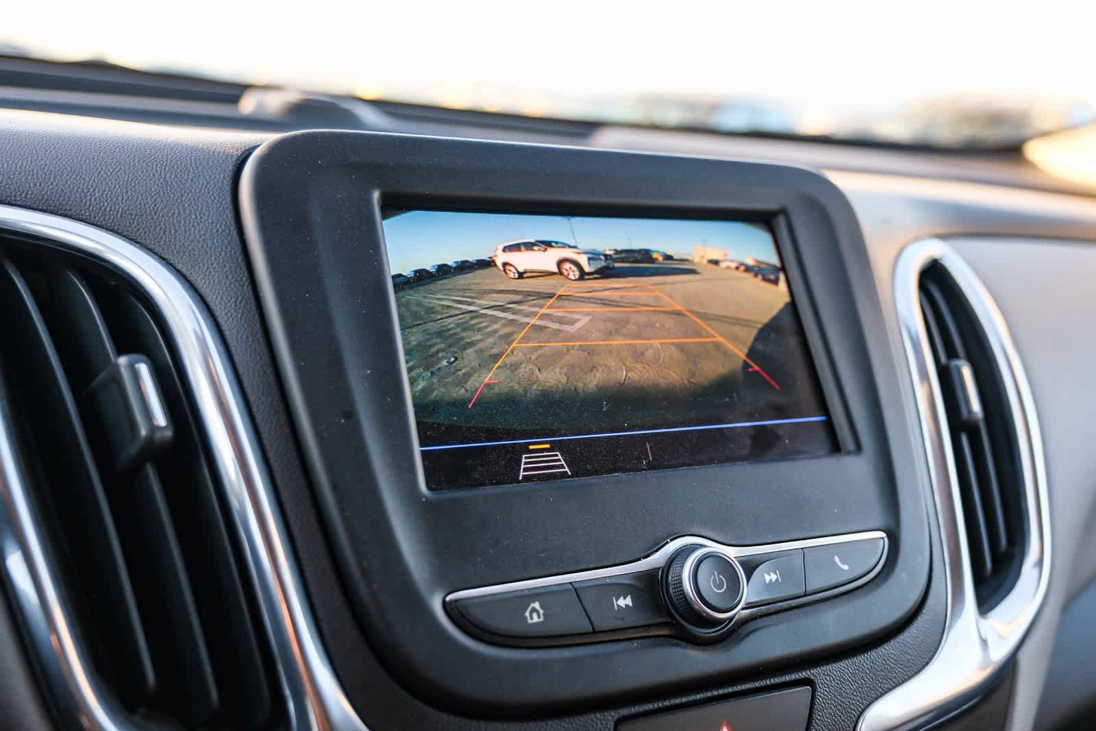 Used 2020 Chevrolet Equinox LS FWD image 22