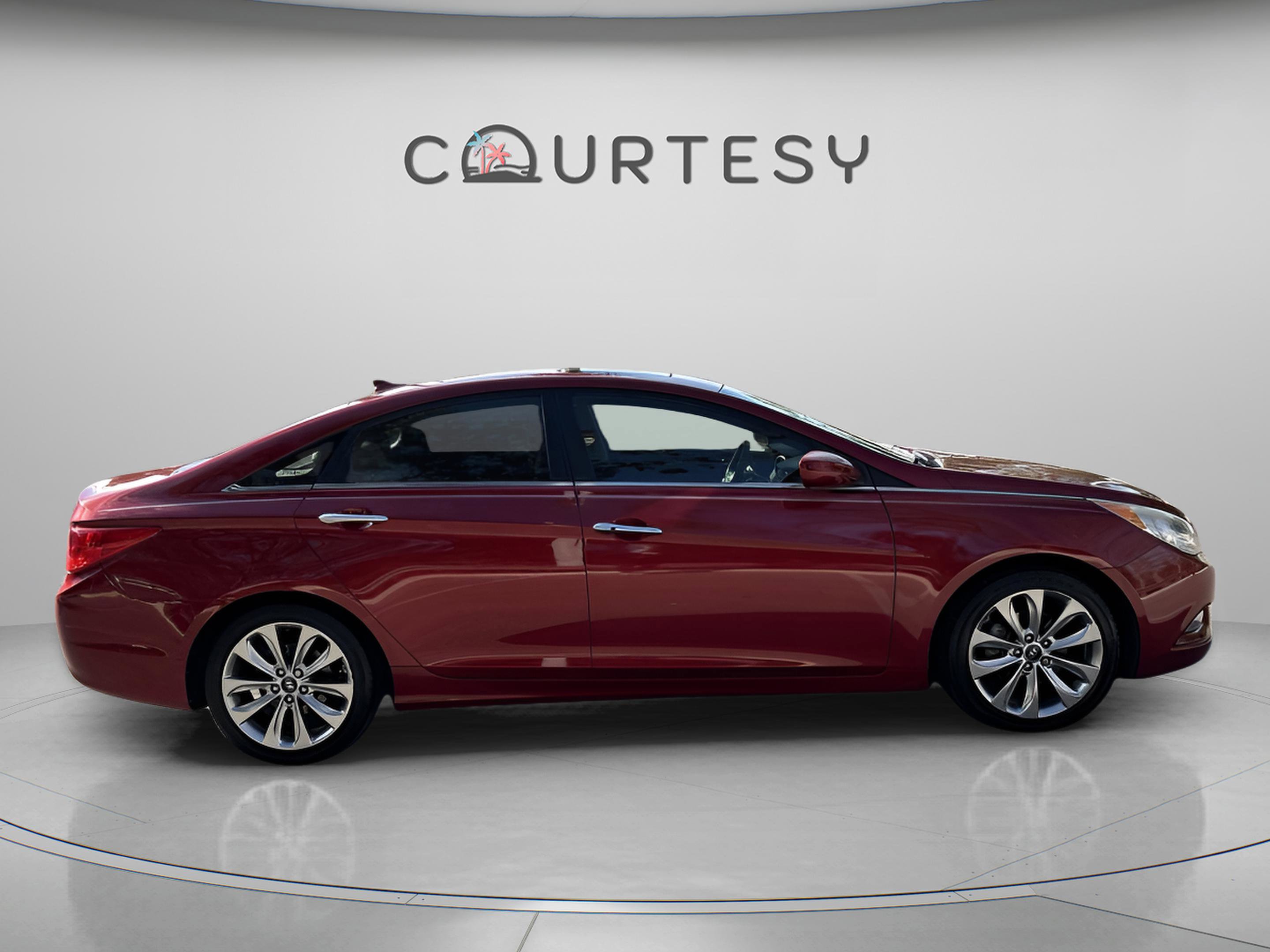 Used 2013 Hyundai Sonata SE w/ Navigation & Sunroof Pkg image 8