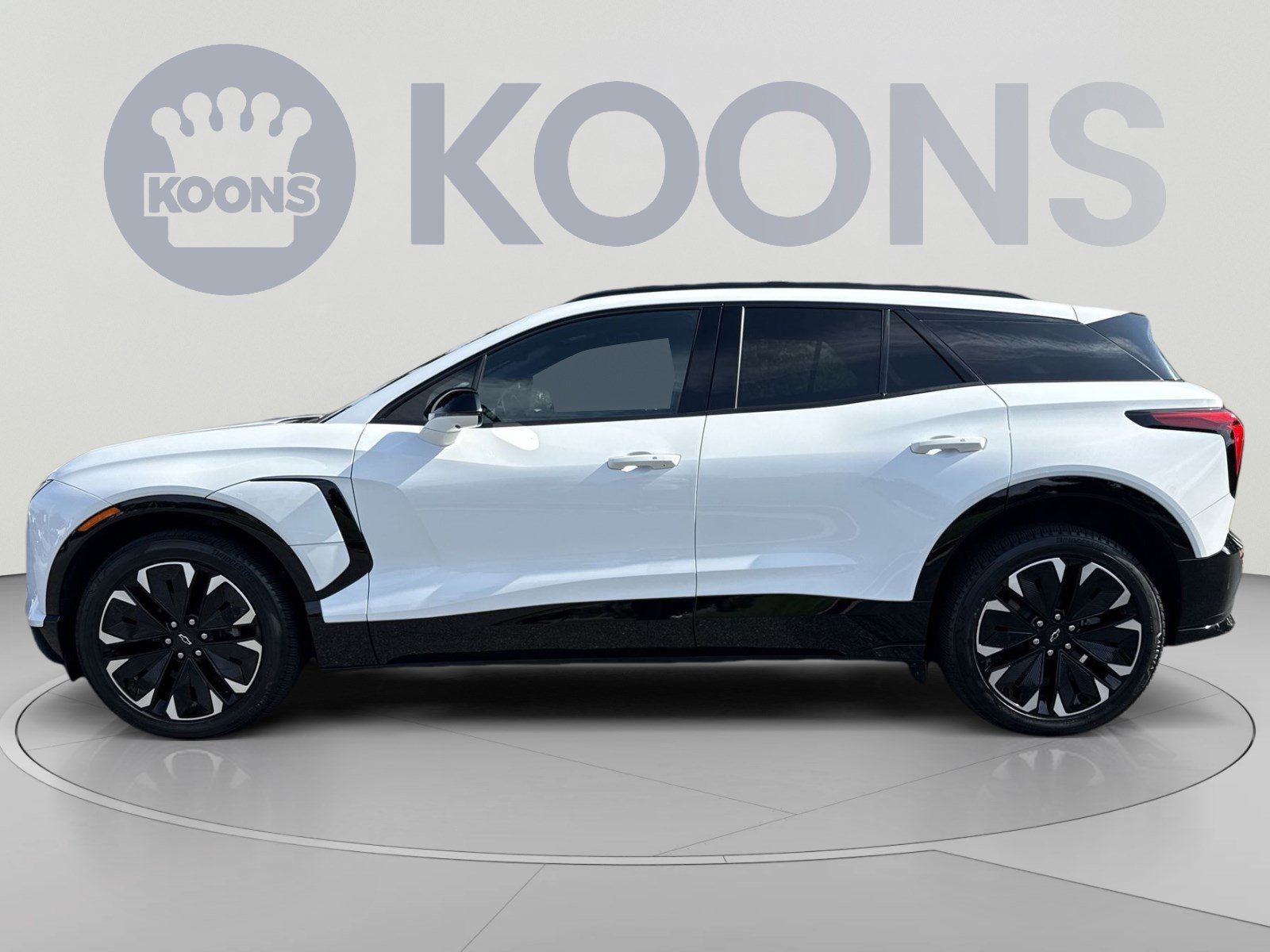 Used 2024 Chevrolet Blazer EV RS AWD/4WD image 2